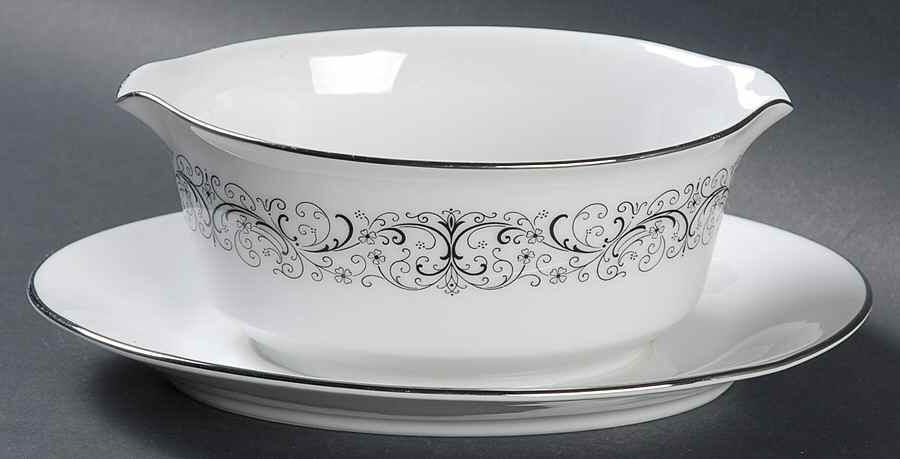 Amor Gravy Boat with Attached Underplate by Noritake-1