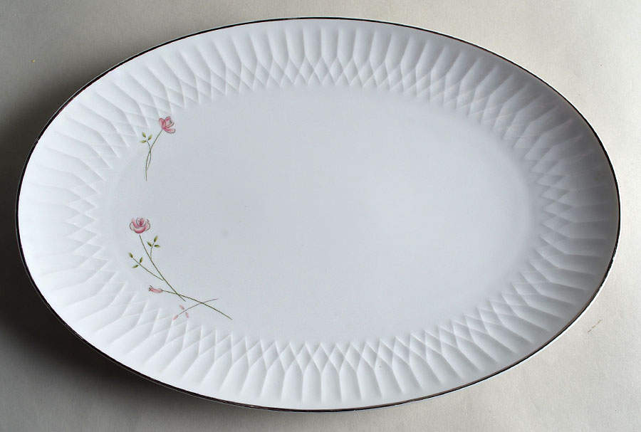 Amorette 16" Oval Serving Platter by Noritake-1
