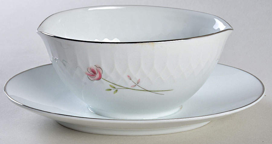 Amorette Gravy Boat with Attached Underplate by Noritake-1