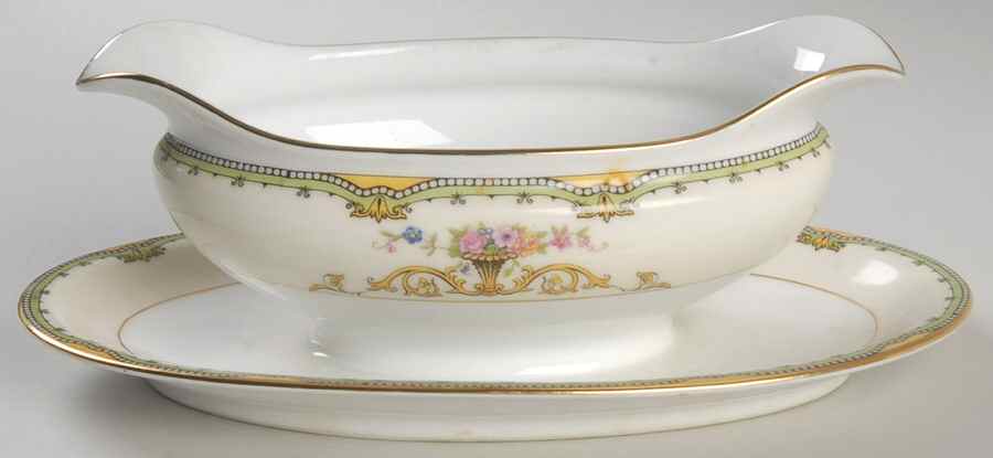 Amorosa Gravy Boat with Attached Underplate by Noritake-1
