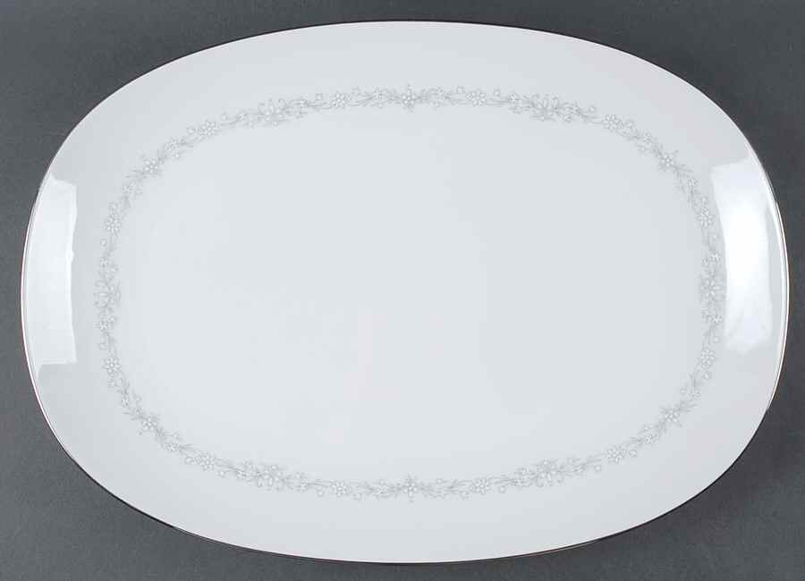 Amy 15" Oval Serving Platter by Noritake-1