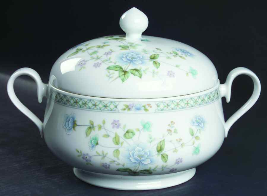 Angel D'Amour Round Covered Vegetable by Noritake-1