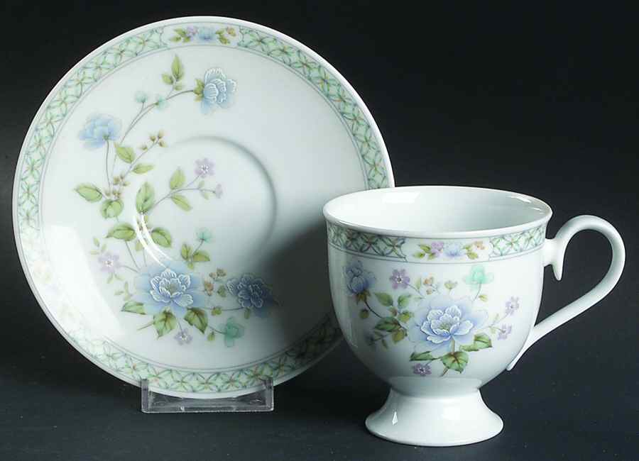 Angel D'Amour Footed Cup & Saucer Set by Noritake-1