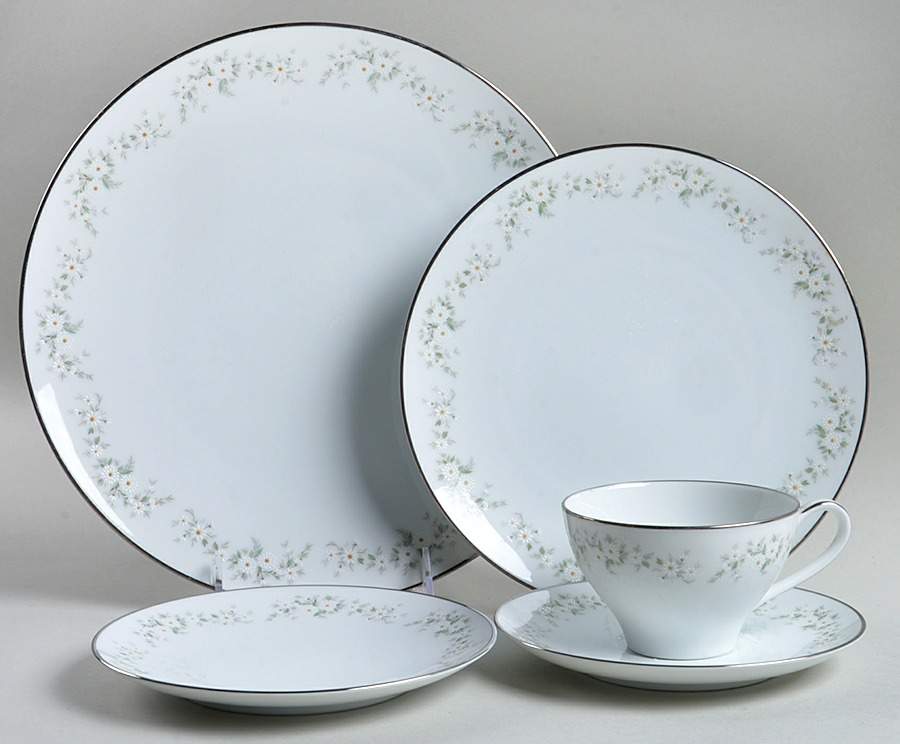 Annabelle 5 Piece Place Setting by Noritake-1
