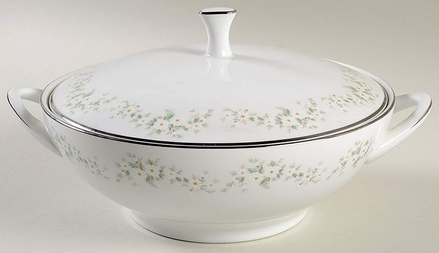 Annabelle Round Covered Vegetable by Noritake-1