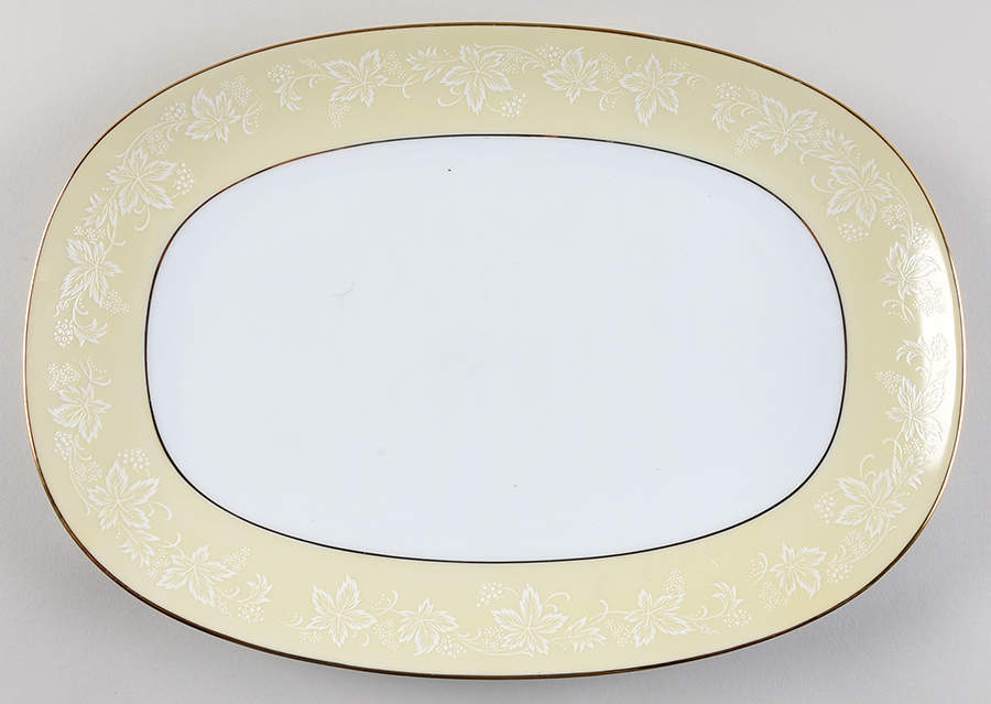 Annulaire 13" Oval Serving Platter by Noritake-1