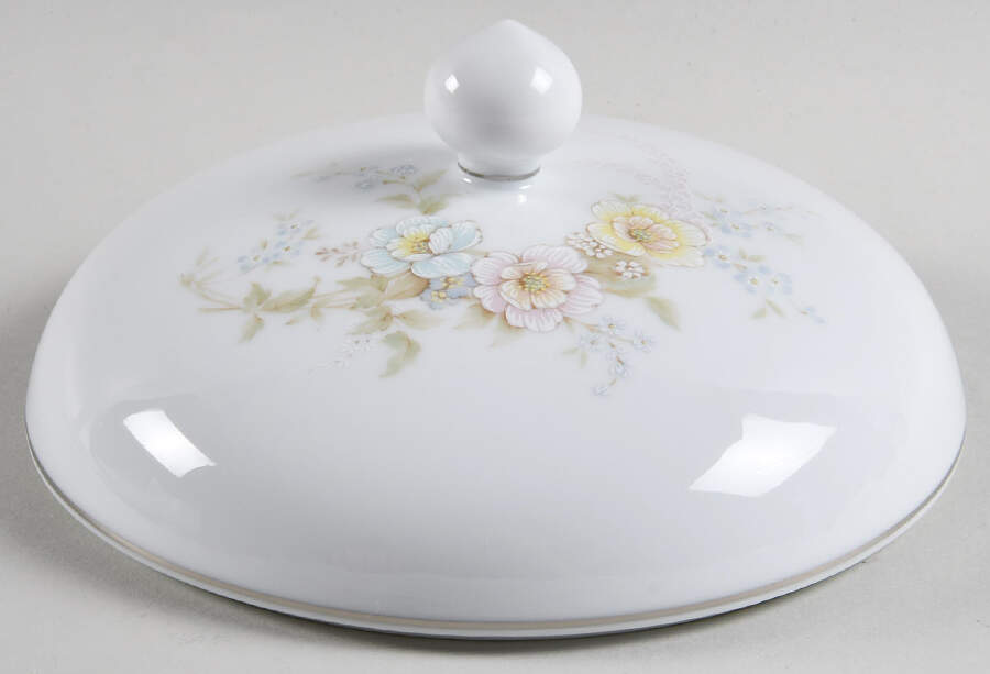 Anticipation Lid for Round Vegetable by Noritake-1