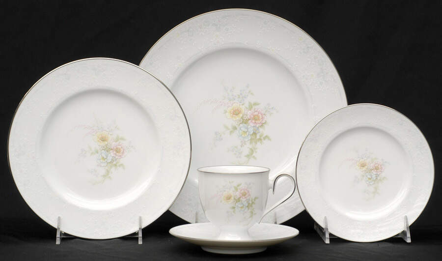 Anticipation 40 Piece Estate Set by Noritake-1