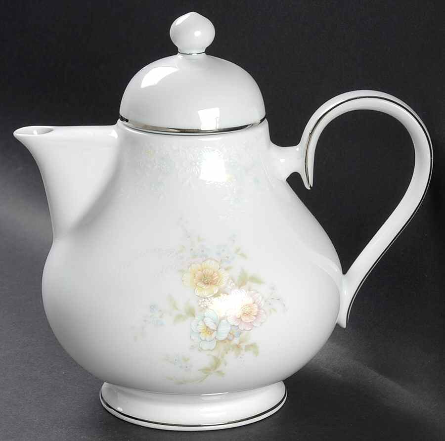 Anticipation Teapot & Lid by Noritake-1
