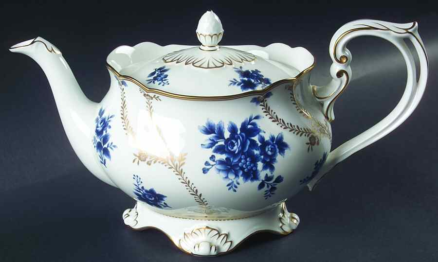 Antiquity Teapot & Lid by Noritake-1