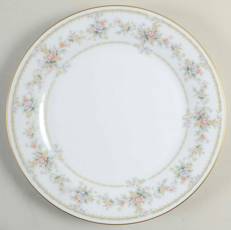 Applique Dinner Plate by Noritake-1