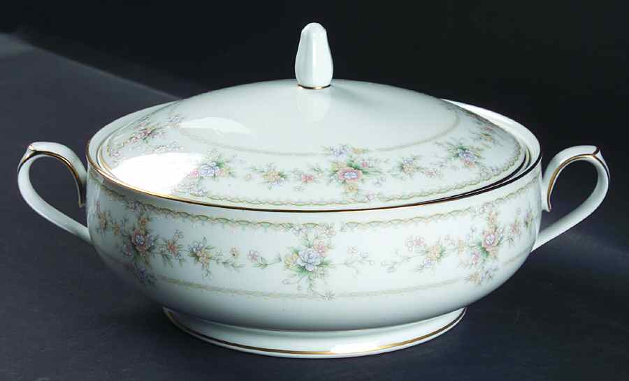 Applique Round Covered Vegetable by Noritake-1