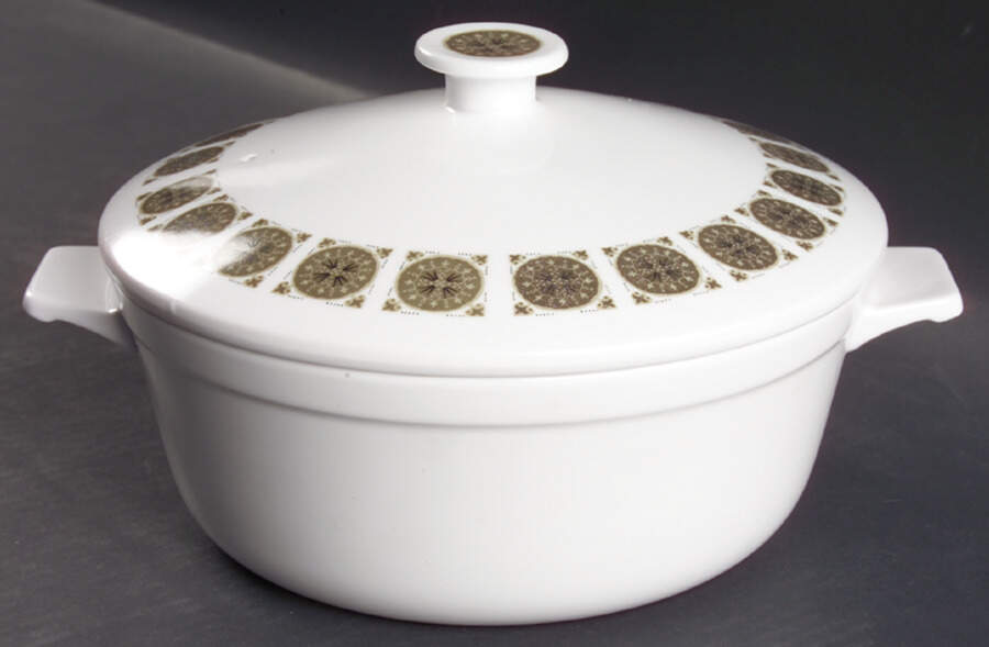 Arabesque Dark Green 2.5 Qt Round Covered Casserole by Noritake-1