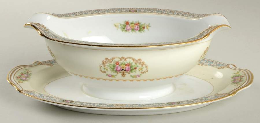 Ardmore Gravy Boat with Attached Underplate by Noritake-1