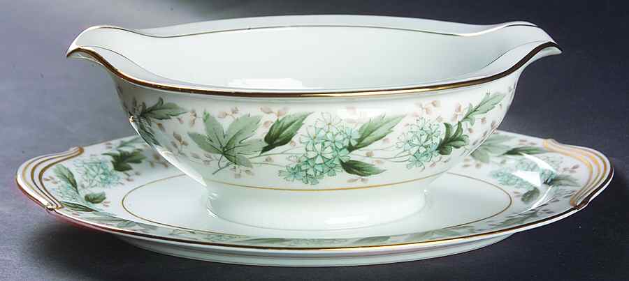 Argyle Gravy Boat with Attached Underplate by Noritake-1