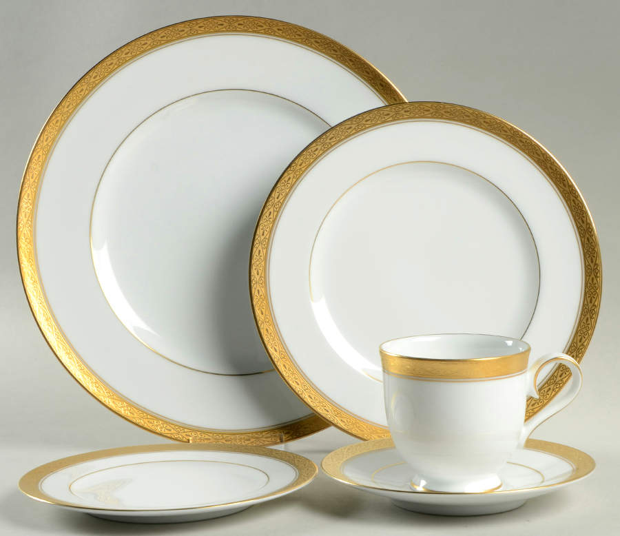 Aristocrat Gold 5 Piece Place Setting by Noritake-1