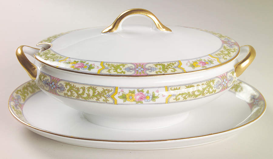 Arleigh Gravy Boat w/Attached Underplate & Lid by Noritake-1