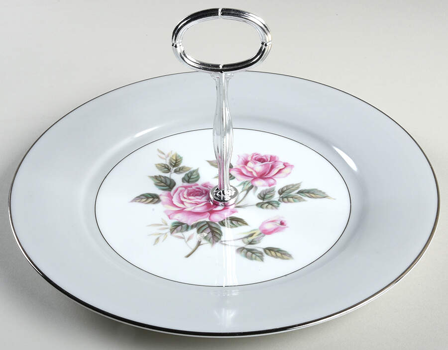 Arlington Round Serving Plate with Center Handle (Dp) Hc by Noritake-1