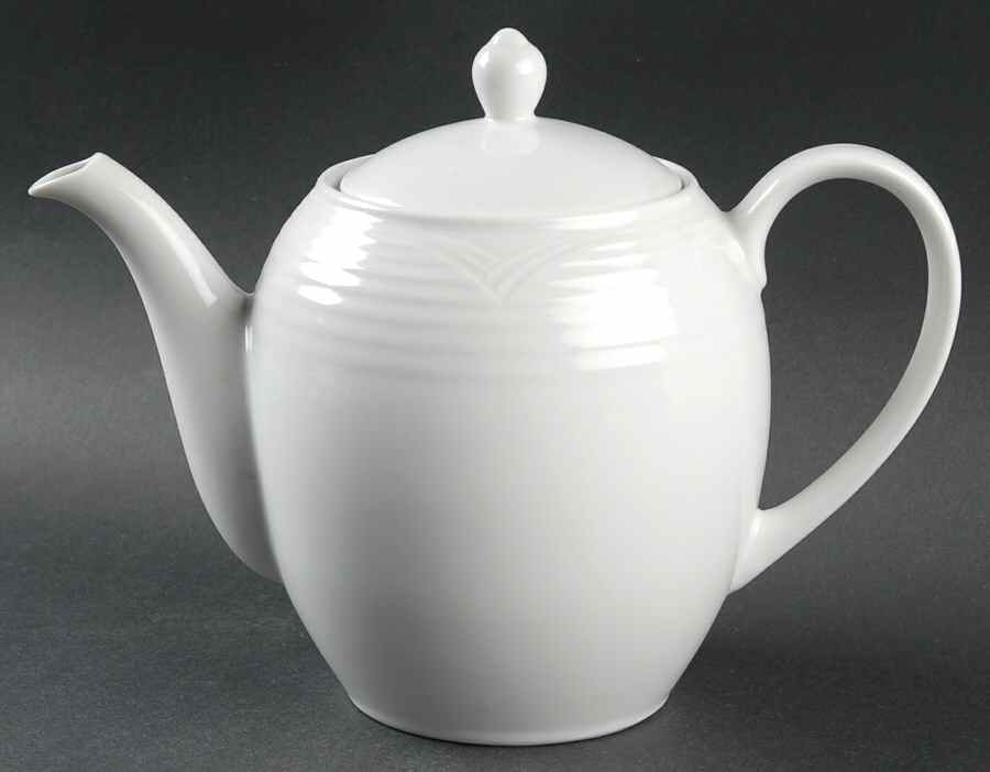 Arctic White Tea/Coffee Pot & Lid by Noritake-1