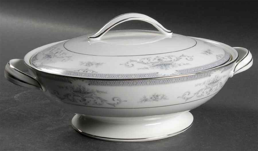Ashby Round Covered Vegetable by Noritake-1