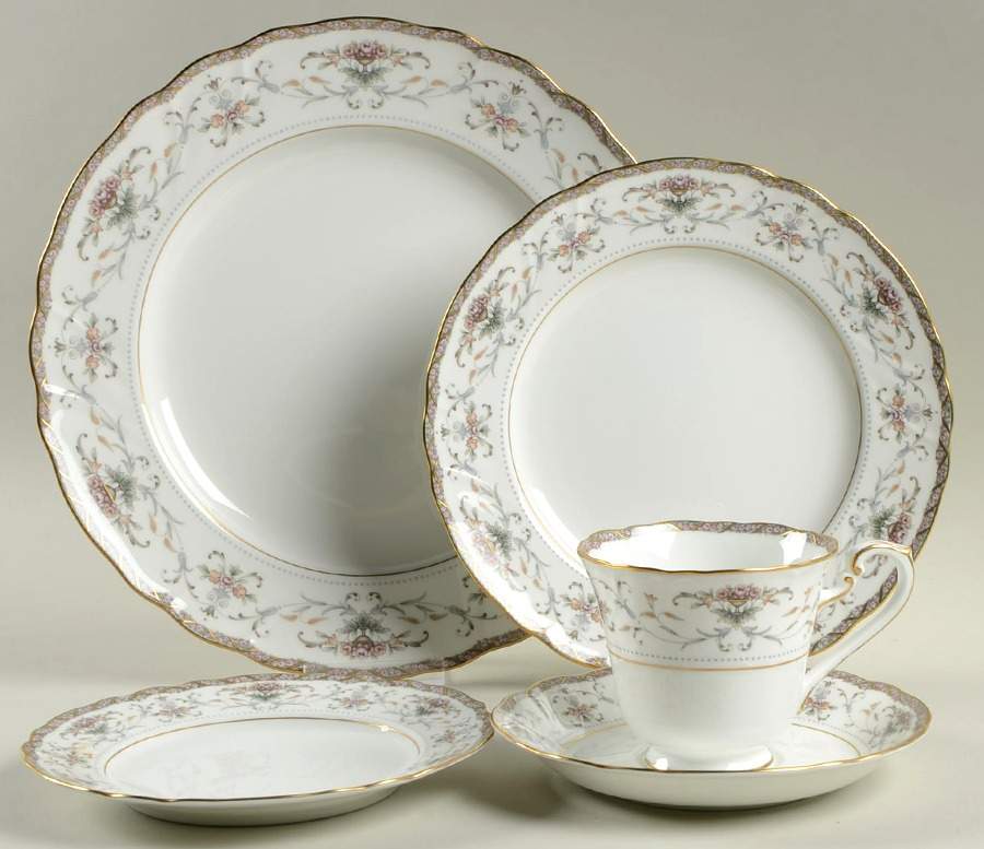 Astorbrook 5 Piece Place Setting by Noritake-1