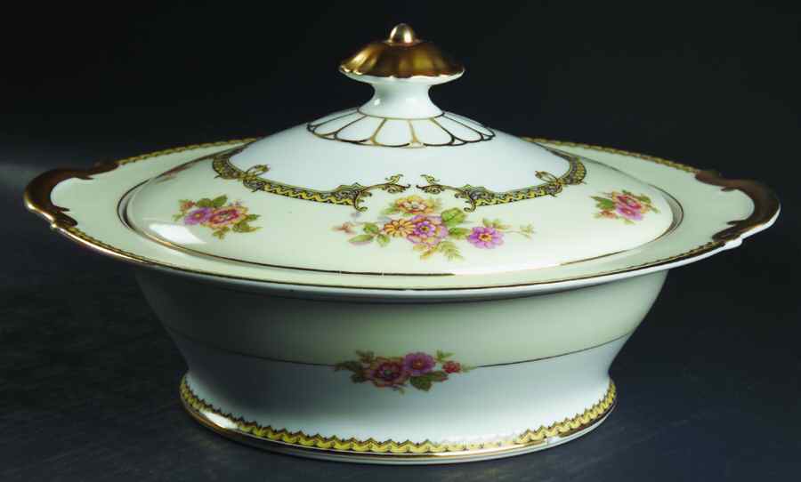 Aubery Round Covered Vegetable by Noritake-1