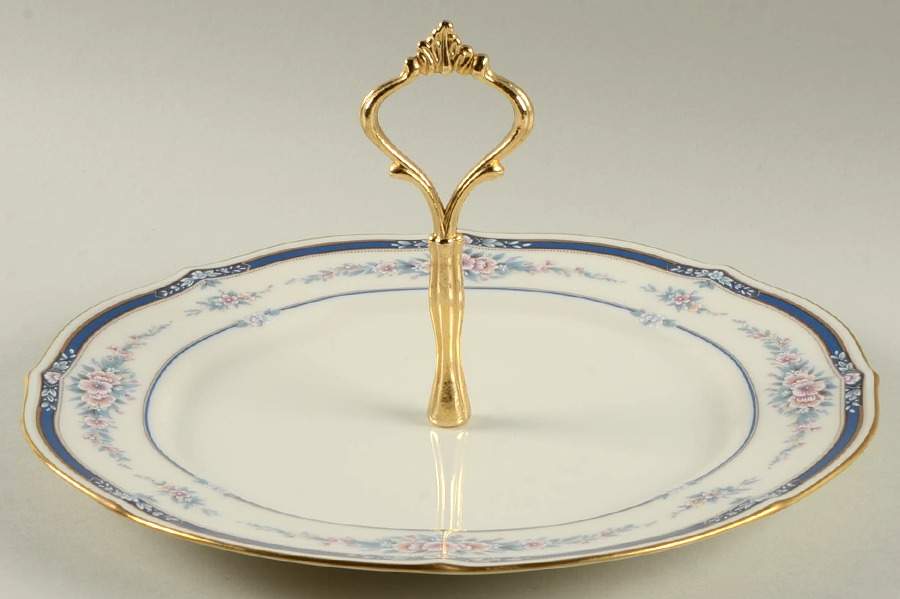 Auburndale Round Serving Plate with Handle (DP) by Noritake-1