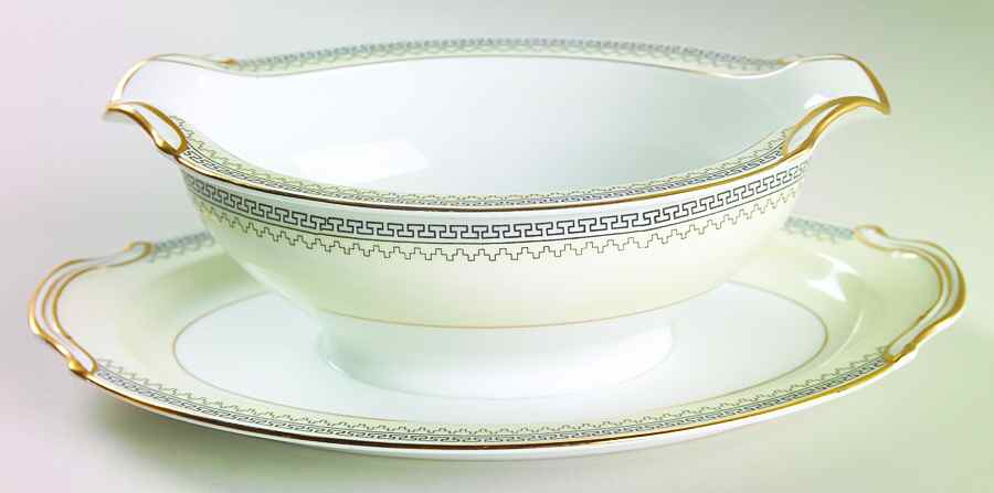 Audrey Gravy Boat with Attached Underplate by Noritake-1
