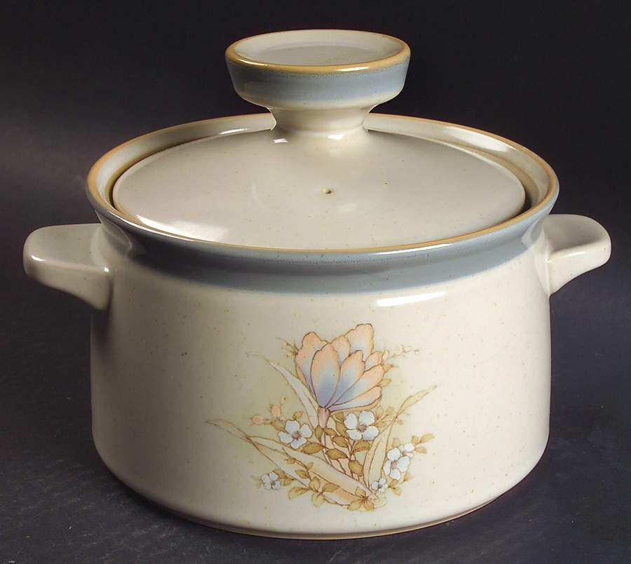 Autumn Day 1.25 Qt Round Covered Casserole by Noritake-1
