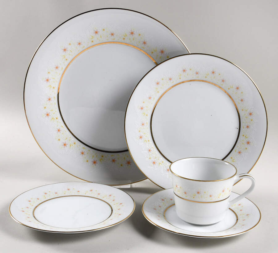 Augusta 5 Piece Place Setting by Noritake-1