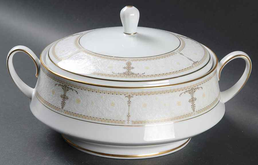 Aurelia Round Covered Vegetable by Noritake-1