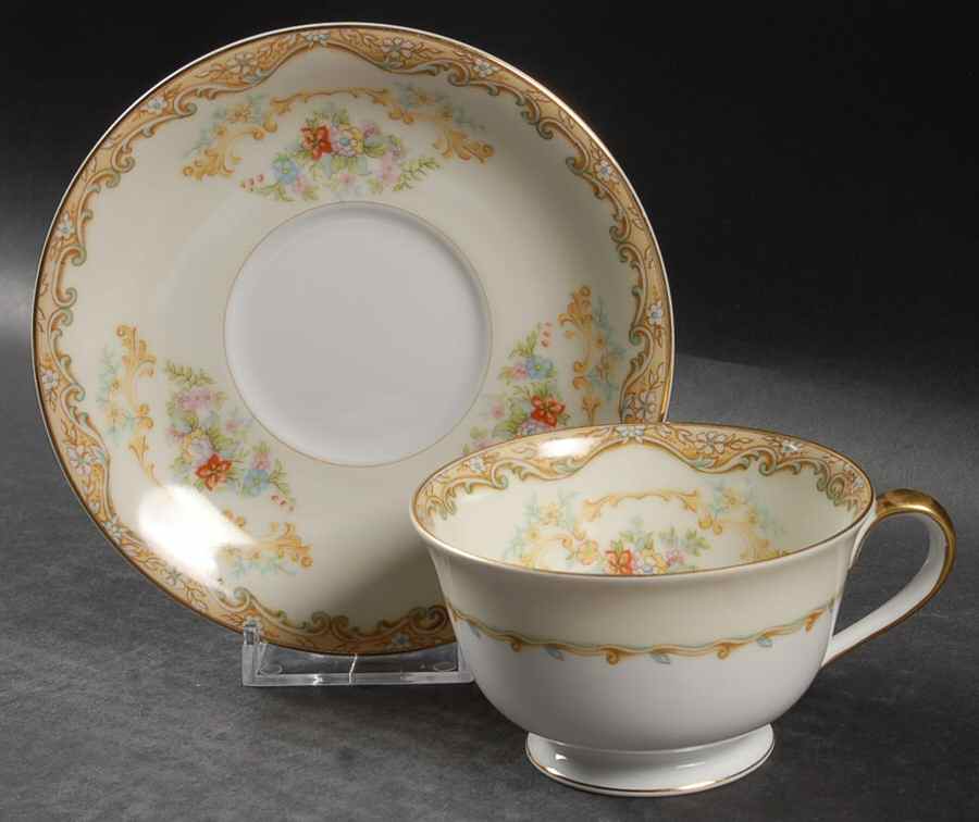Avena Footed Cup & Saucer Set by Noritake-1