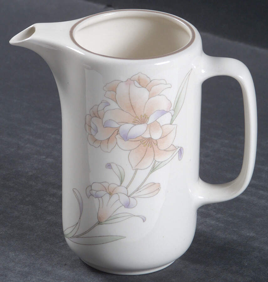 Aventura Creamer by Noritake-1