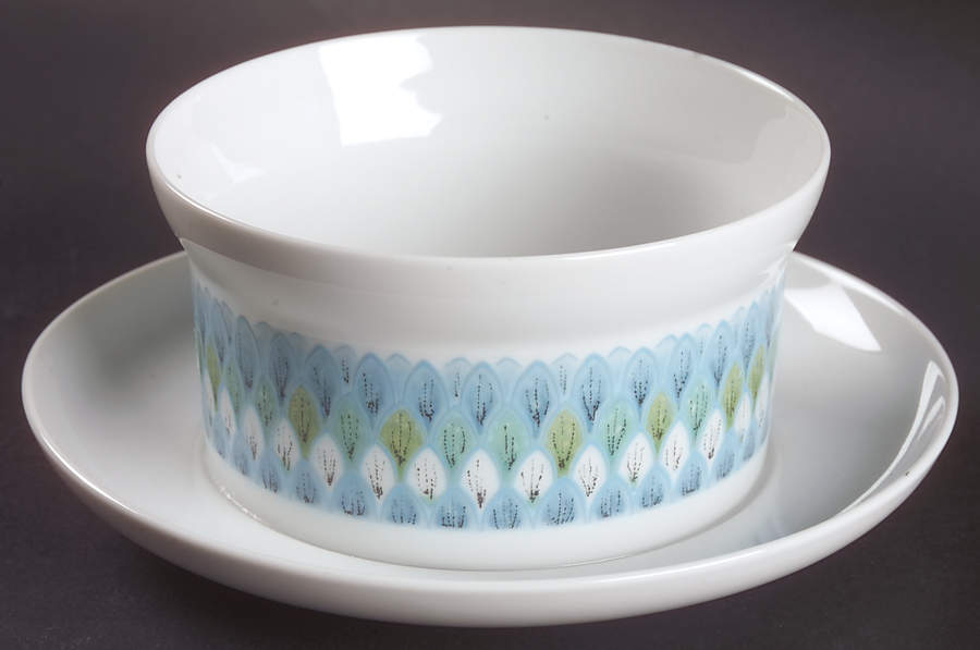 Bahama Gravy Boat with Attached Underplate by Noritake-1