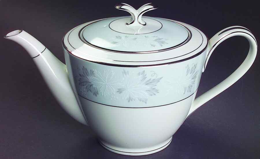 Balboa Teapot & Lid by Noritake-1