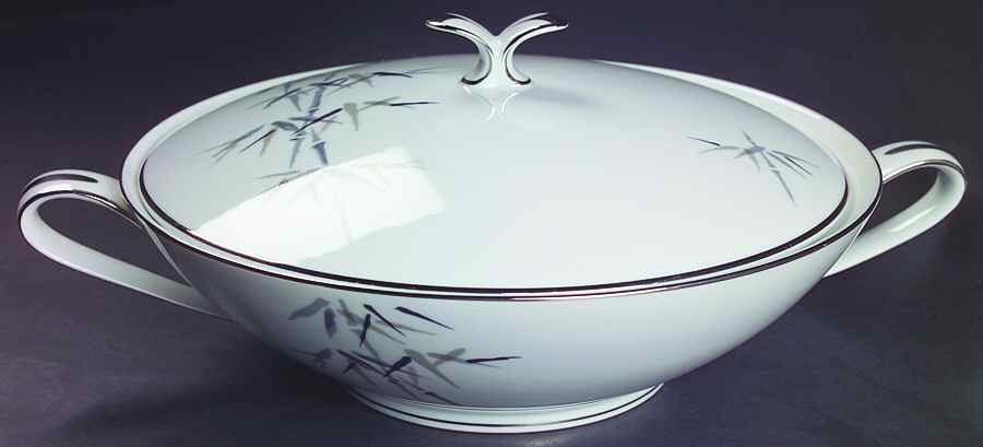 Bamboo Round Covered Vegetable by Noritake-1