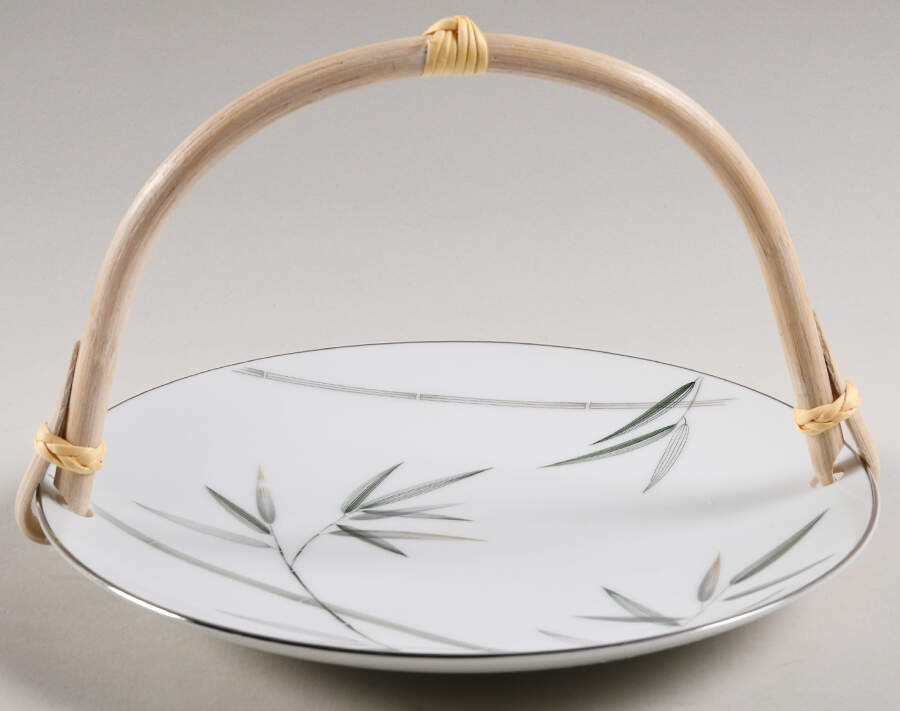 Bambina 5 3/8"-5 5/8" Bamboo Handled Serving Plate  HC by Noritake-1
