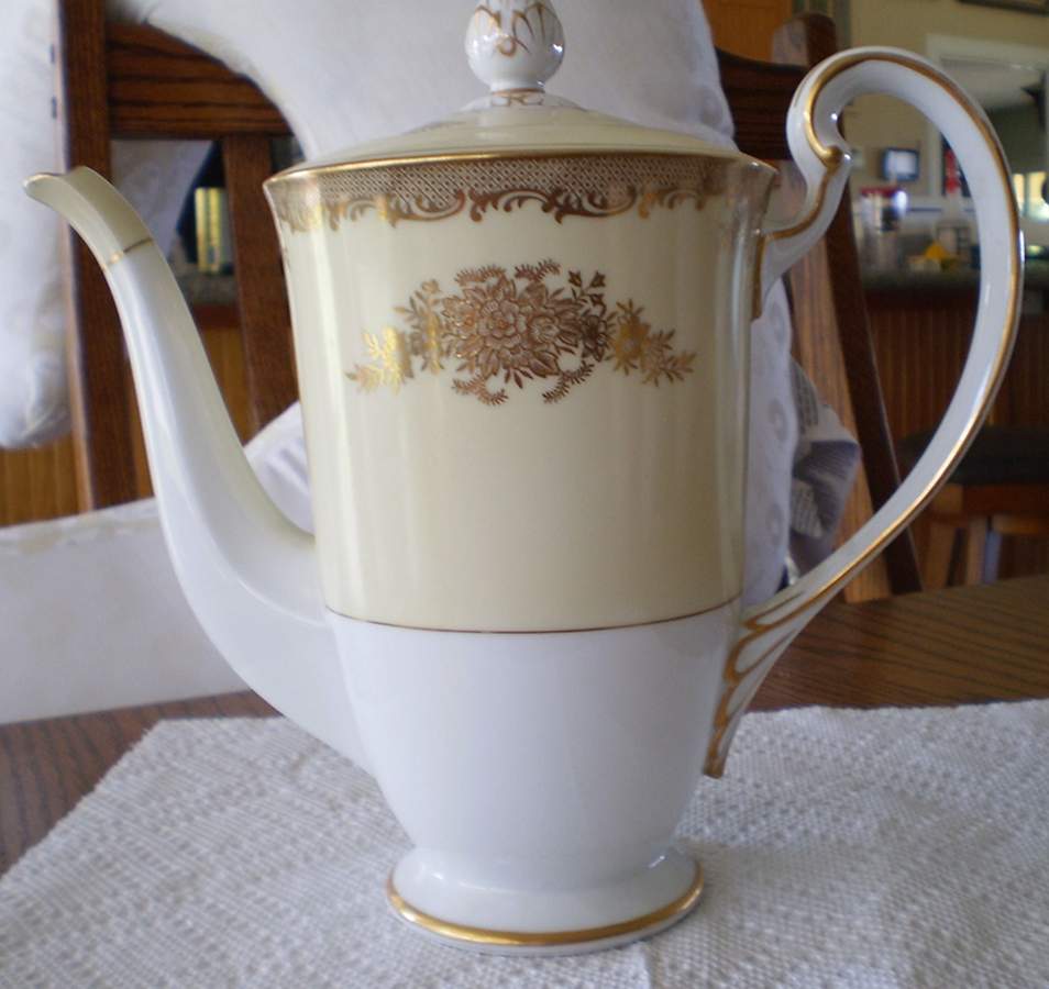 Barbizon Coffee Pot & Lid by Noritake-1