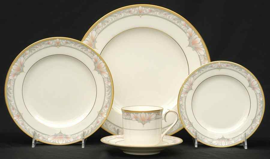 Barrymore 5 Piece Place Setting by Noritake-1