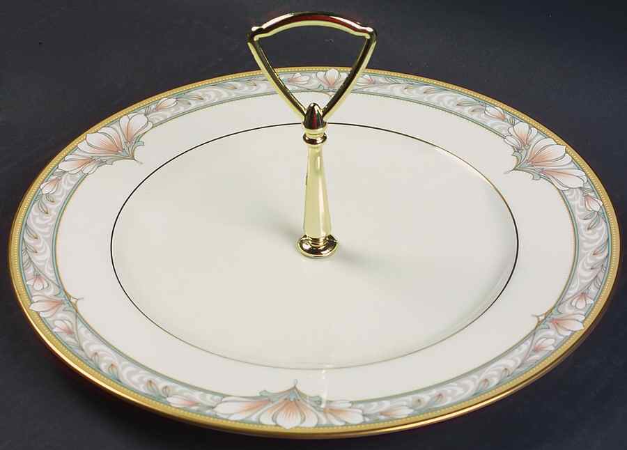 Barrymore Round Serving Plate with Handle (DP) by Noritake-1