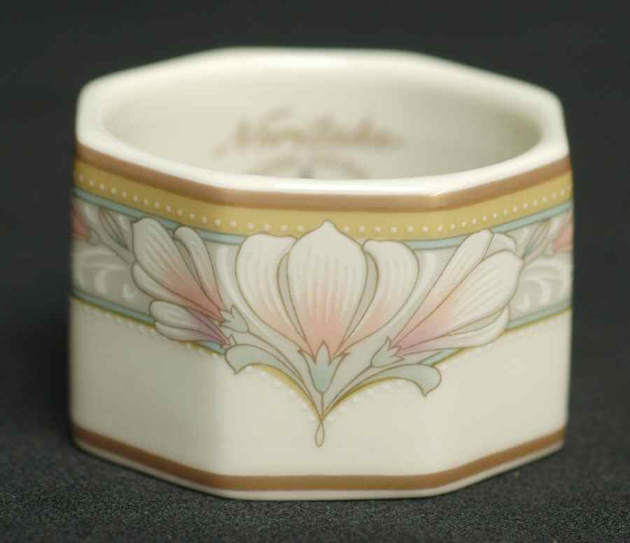 Barrymore Napkin Ring by Noritake-1