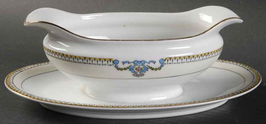 Beaumont Gravy Boat with Attached Underplate by Noritake-1