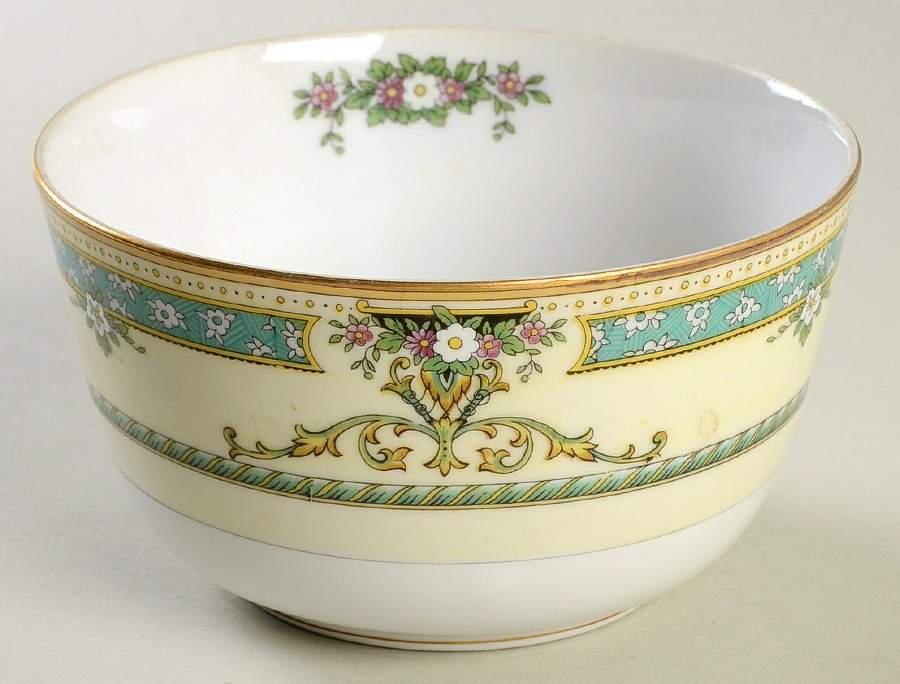 Beauvais Cranberry Bowl by Noritake-1