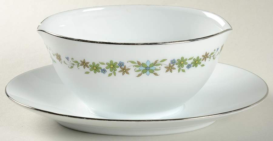 Beguine Gravy Boat with Attached Underplate by Noritake-1
