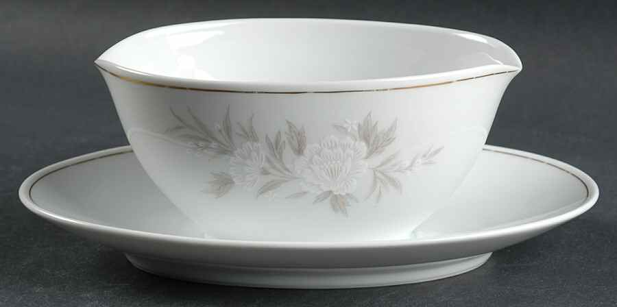 Belda Gravy Boat with Attached Underplate by Noritake-1