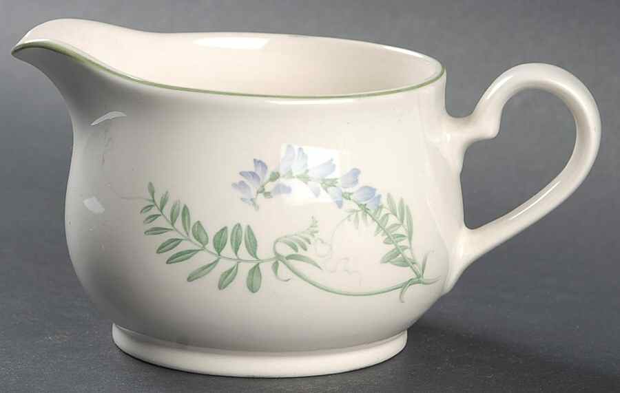 Belgravia Gravy Boat by Noritake-1