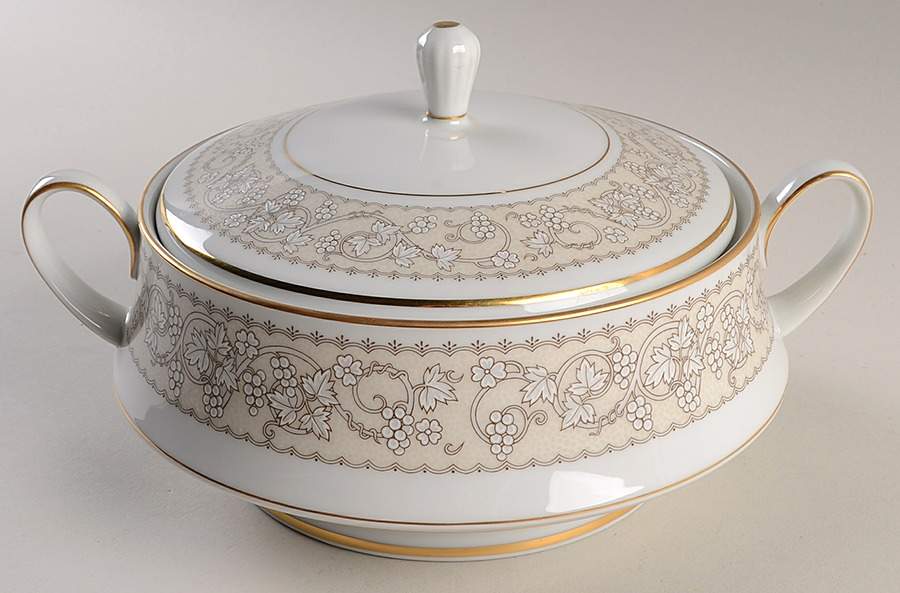 Bella Round Covered Vegetable by Noritake-1