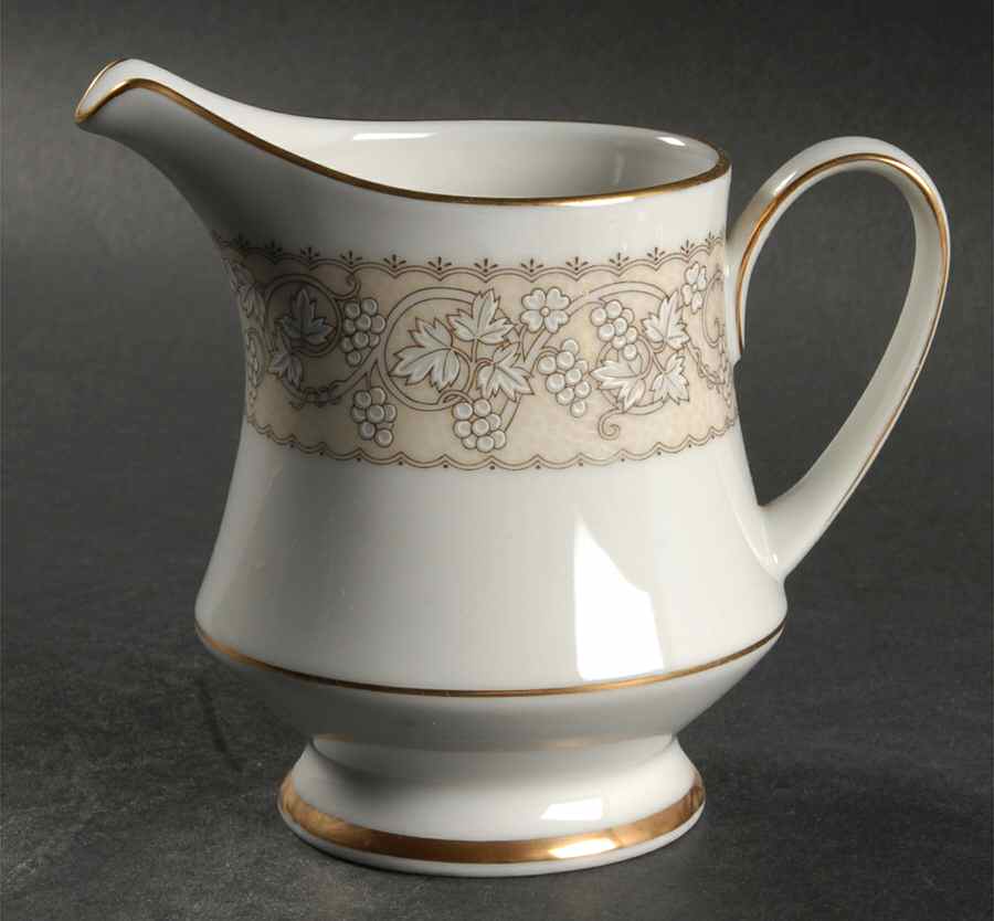 Bella Creamer by Noritake-1
