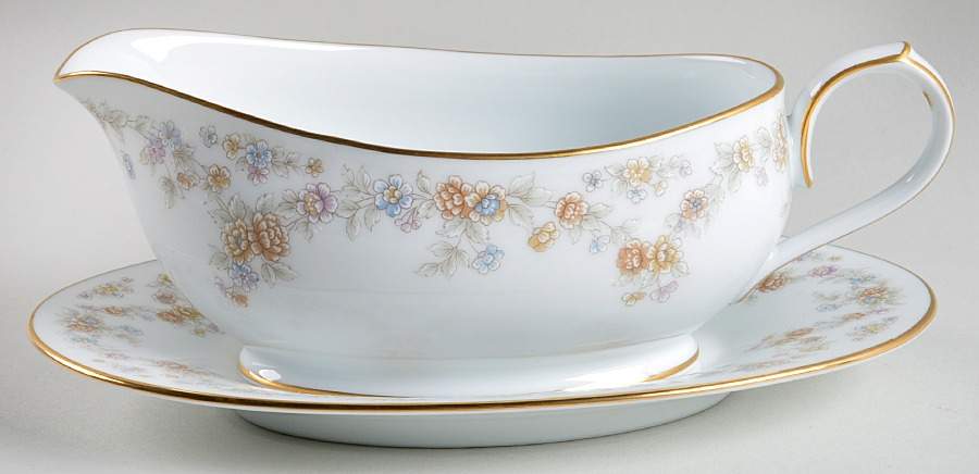 Benita Gravy Boat & Underplate by Noritake-1