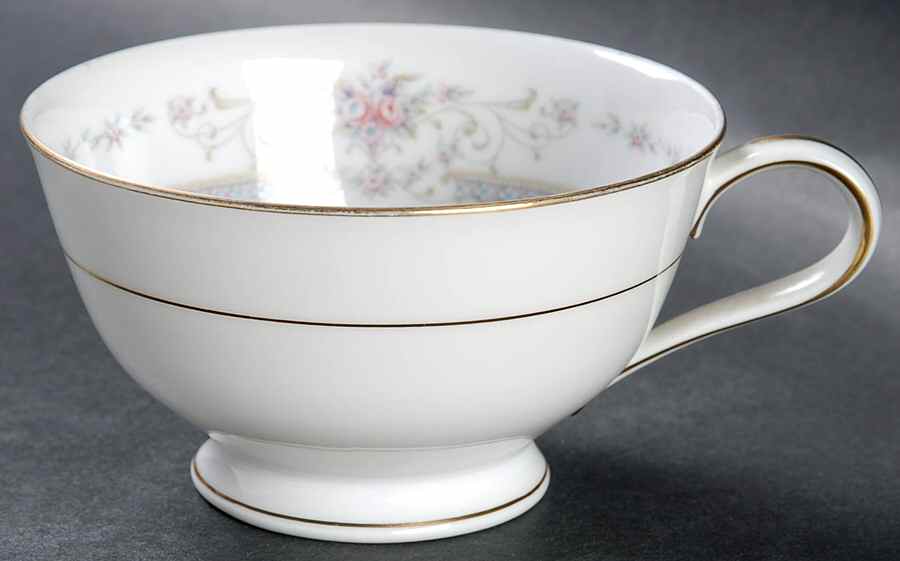 Benton Footed Cup by Noritake-1